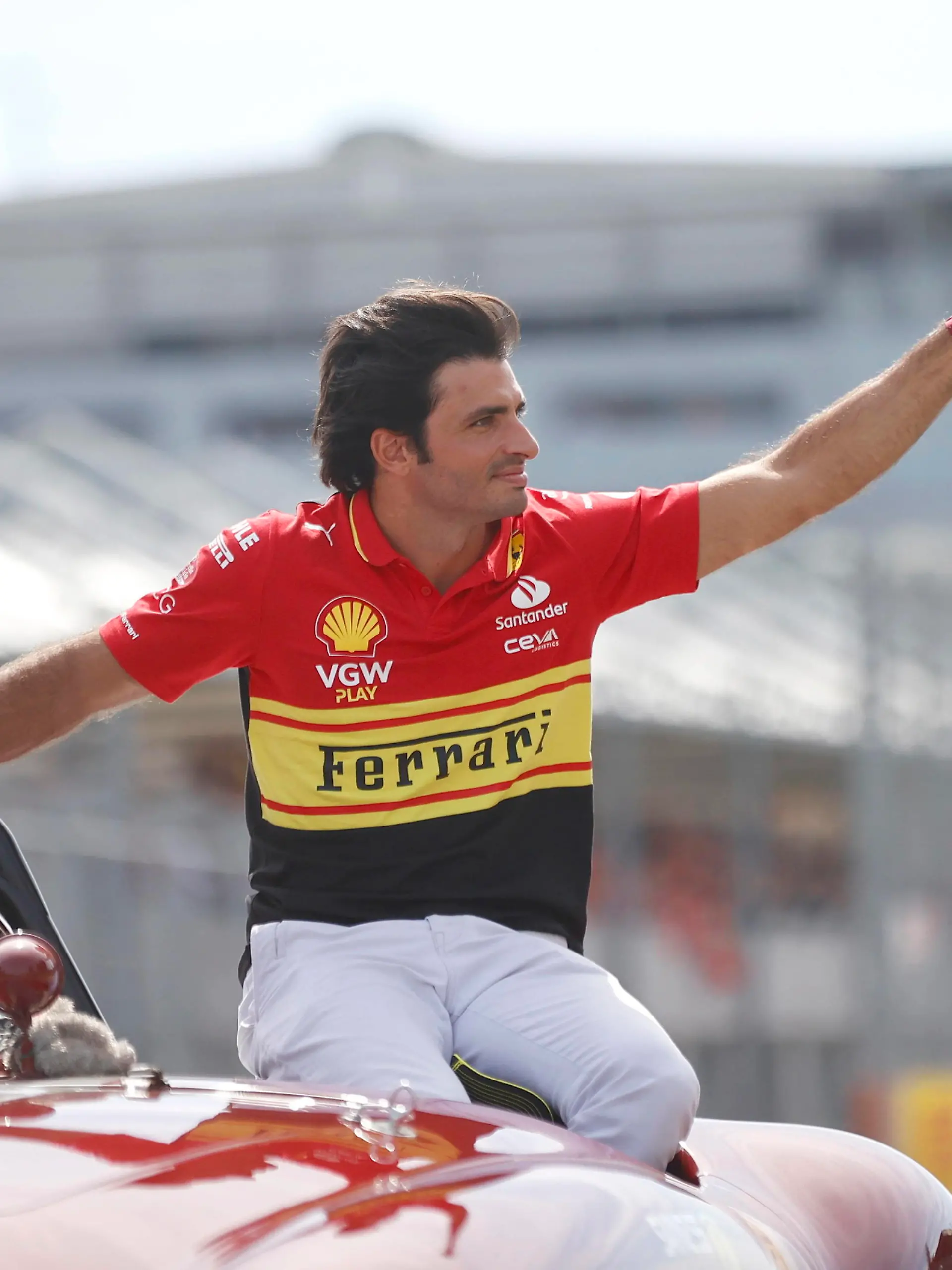 Formula 1 2023: Italian GP AUTODROMO NAZIONALE MONZA, ITALY - SEPTEMBER 03: Carlos Sainz, Scuderia Ferrari during the drivers parade during the Italian GP at Autodromo Nazionale Monza on Sunday September 03, 2023 in Monza, Italy. Photo by Andy Hone / LAT Images Images EDITORIAL USE ONLY GP2314_105831_ONY9177