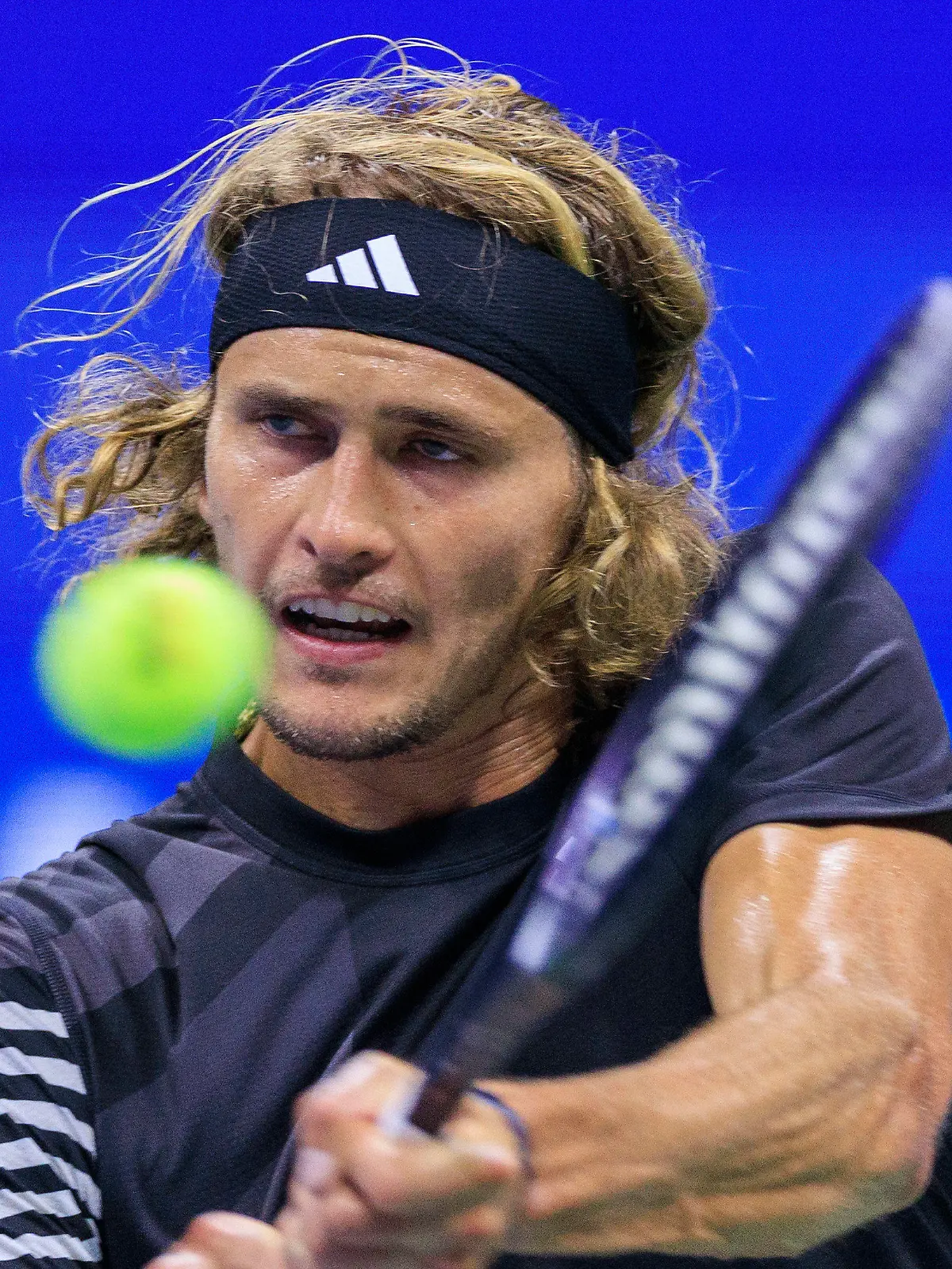 04.09.2023, USA, Flushing Meadows: Tennis: Grand Slam/ATP-Tour - US Open, Einzel, Herren, Achtelfinale, Zverev (Deutschland) - Sinner (Italien): Alexander Zverev in Aktion. Foto: Javier Rojas/PI via ZUMA Press Wire/dpa +++ dpa-Bildfunk +++