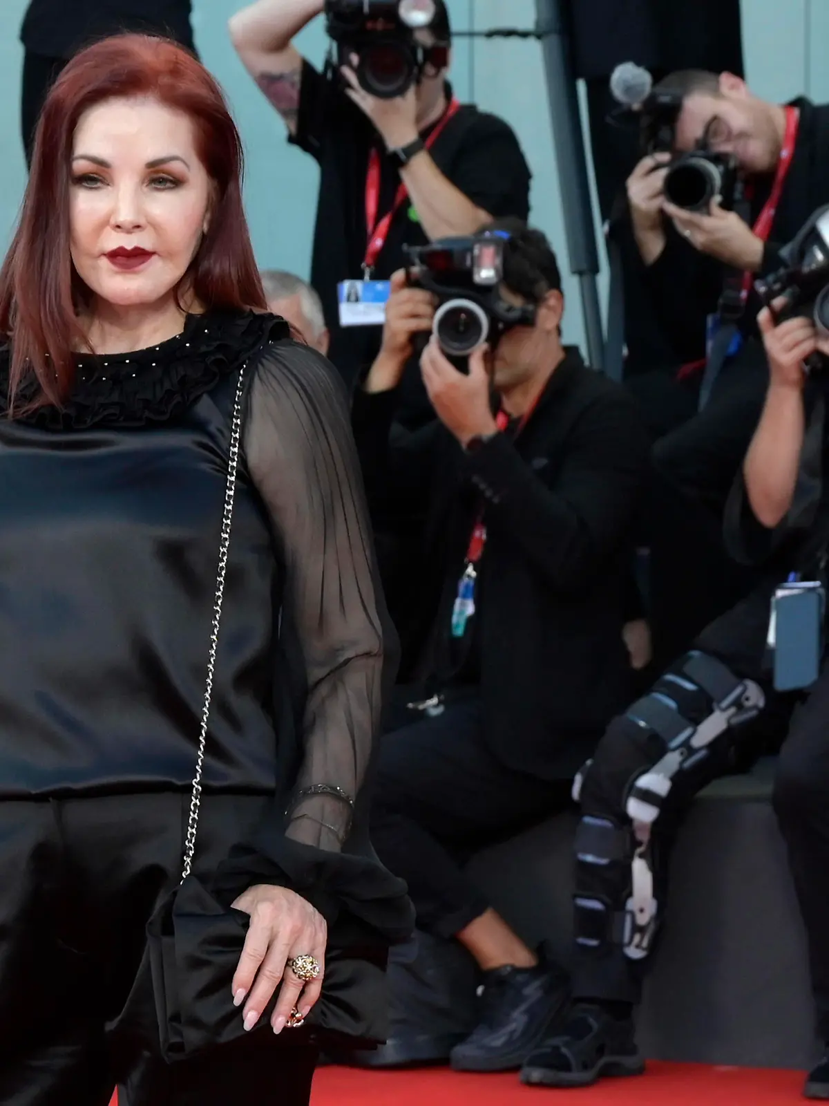 Priscilla Presley bei der Premiere des Kinofilms Priscilla auf der Biennale di Venezia 2023 / 80. Internationale Filmfestspiele von Venedig im Palazzo del Cinema. Venedig, 04.09.2023 *** Priscilla Presley at the premiere of the motion picture Priscilla at the Biennale di Venezia 2023 80 Venice International Film Festival at Palazzo del Cinema Venice, 04 09 2023. Foto:xA.xM.xTinghinox/xFuturexImagex priscilla_3098