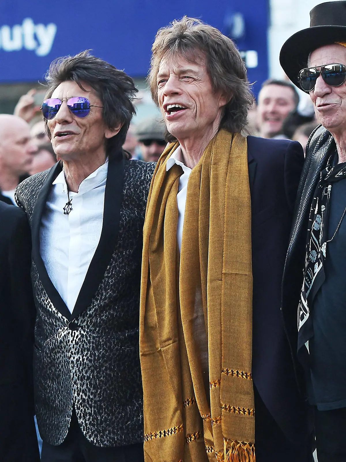 Die Rolling Stones mit Charlie Watts, Ronnie Wood, Mick Jagger und Keith Richards bei ihrer Exhibitionism Ausstellungseroeffnung am 4.04.2016 in der Saatchi Gallery in London The Rolling Stones: Exhibitionism - Private View in London, 2016 PUBLICATIONxINxGERxSUIxAUTxONLY
