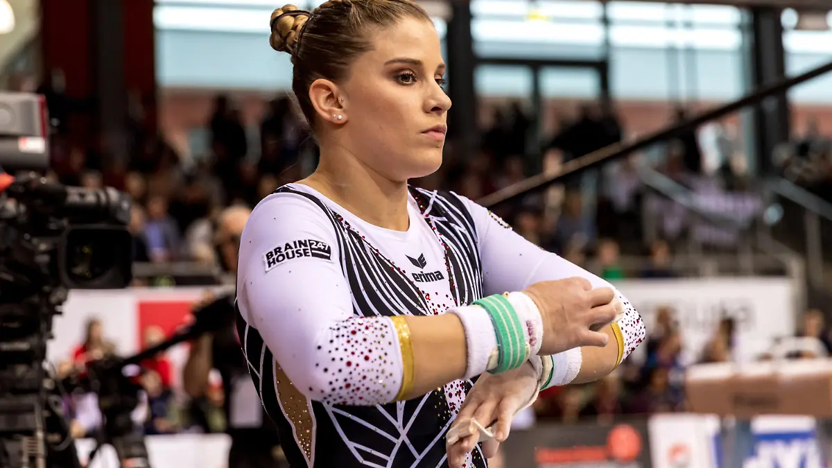 ARCHIV - 25.02.2023, Brandenburg, Cottbus: Turnen: Weltcup in Cottbus, 46. Internationales Turnier der Meister, Finale Frauen Stufenbarren: Elisabeth Seitz aus Deutschland in Aktion. Die Turnerin fällt nach einem Achillessehnenriss lange aus. (zu dpa: «WM-Aus für Turnerin Seitz nach Achillessehnenriss») Foto: Frank Hammerschmidt/dpa +++ dpa-Bildfunk +++