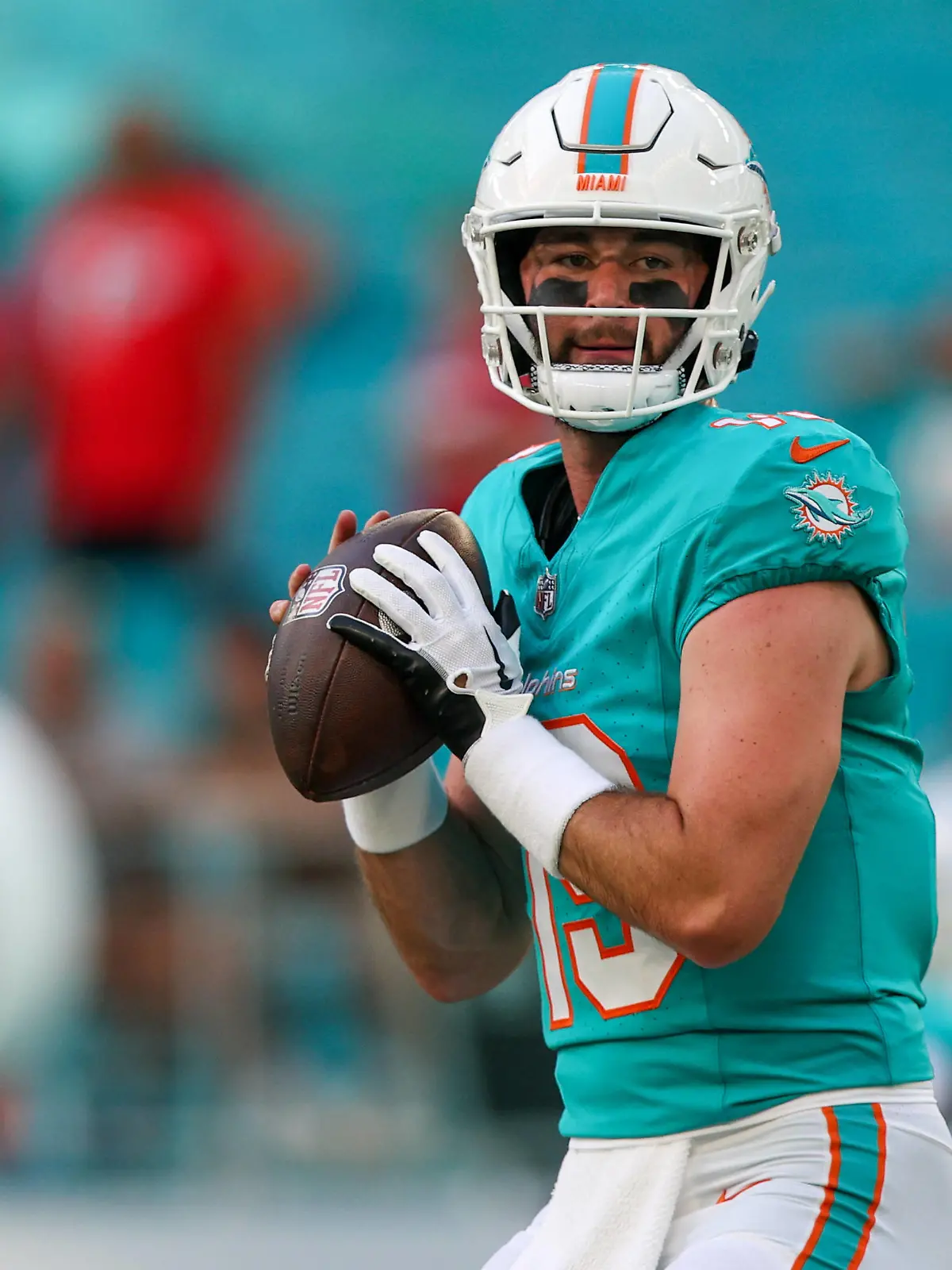 NFL, American Football Herren, USA Preseason-Atlanta Falcons at Miami Dolphins Aug 11, 2023 Miami Gardens, Florida, USA Miami Dolphins quarterback Skylar Thompson 19 warms up before a game against the Atlanta Falcons at Hard Rock Stadium. Miami Gardens Hard Rock Stadium Florida USA, EDITORIAL USE ONLY PUBLICATIONxINxGERxSUIxAUTxONLY Copyright: xNathanxRayxSeebeckx 20230811_nrs_fo8_00020_