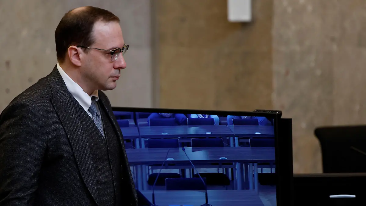 Actor Florian Teichtmeister arrives for his trial at a court in Vienna, Austria, September 5, 2023. REUTERS/Lisa Leutner