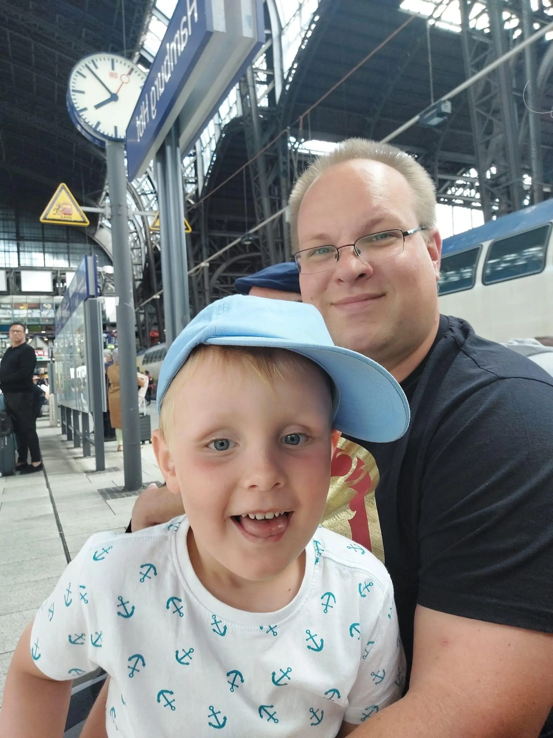 Sascha Matthies und sein Sohn (5). Das waren noch unbeschwerte Zeiten.