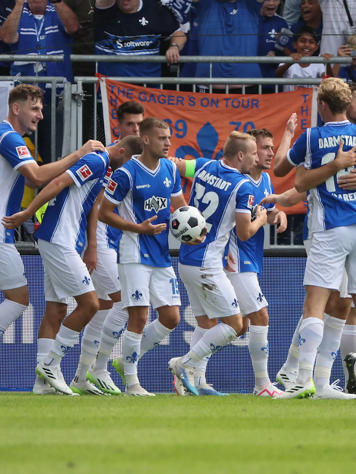 26.08.2023, xdcx, Fussball Bundesliga, SV Darmstadt 98 - 1. FC Union Berlin, emonline, emspor, despor, v.l., Torjubel zum 1:1 durch Marvin Mehlem SV Darmstadt 98, Goal celebration, celebrate the goal DFL/DFB REGULATIONS PROHIBIT ANY USE OF PHOTOGRAPHS AS IMAGE SEQUENCES AND/OR QUASI-VIDEO. *** 26 08 2023, xdcx, Fussball Bundesliga, SV Darmstadt 98 1 FC Union Berlin, emonline, emspor, despor, v l , Goal celebration for 1 1 by Marvin Mehlem SV Darmstadt 98 , Goal celebration, celebrate the goal DFL DFB REGULATES PROHIBIT ANY USE OF PHOTOGRAPHS AS IMAGE SEQUENCES AND OR QUASI VIDEO Copyright: HMBxMedia/Claus