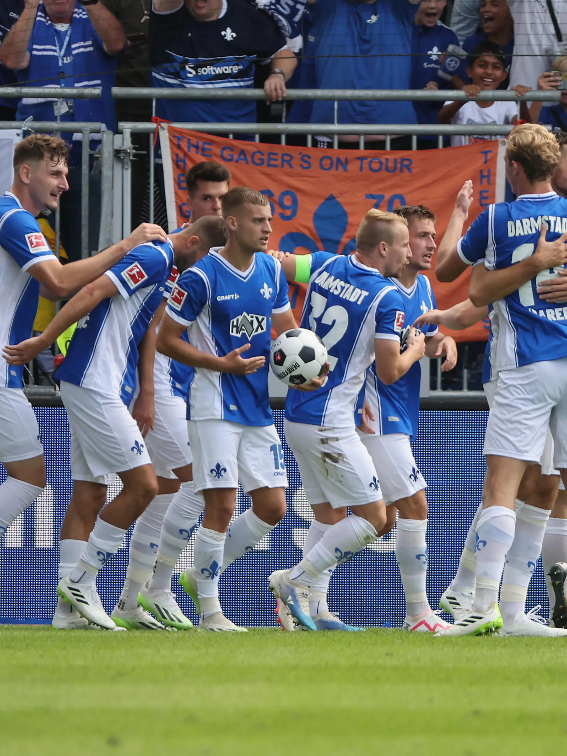 26.08.2023, xdcx, Fussball Bundesliga, SV Darmstadt 98 - 1. FC Union Berlin, emonline, emspor, despor, v.l., Torjubel zum 1:1 durch Marvin Mehlem SV Darmstadt 98, Goal celebration, celebrate the goal DFL/DFB REGULATIONS PROHIBIT ANY USE OF PHOTOGRAPHS AS IMAGE SEQUENCES AND/OR QUASI-VIDEO. *** 26 08 2023, xdcx, Fussball Bundesliga, SV Darmstadt 98 1 FC Union Berlin, emonline, emspor, despor, v l , Goal celebration for 1 1 by Marvin Mehlem SV Darmstadt 98 , Goal celebration, celebrate the goal DFL DFB REGULATES PROHIBIT ANY USE OF PHOTOGRAPHS AS IMAGE SEQUENCES AND OR QUASI VIDEO Copyright: HMBxMedia/Claus