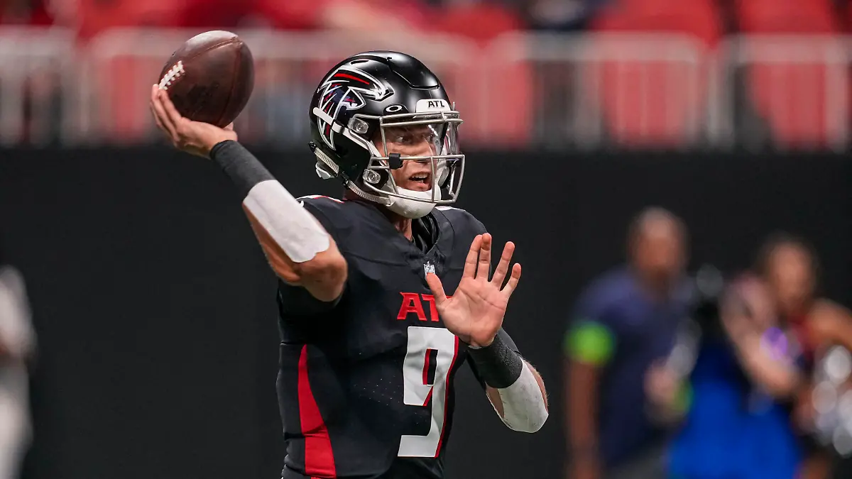 Aug 18, 2023; Atlanta, Georgia, USA; Atlanta Falcons quarterback Desmond Ridder (9) passes against the Cincinnati Bengals during the first quarter at Mercedes-Benz Stadium. Mandatory Credit: Dale Zanine-USA TODAY Sports
