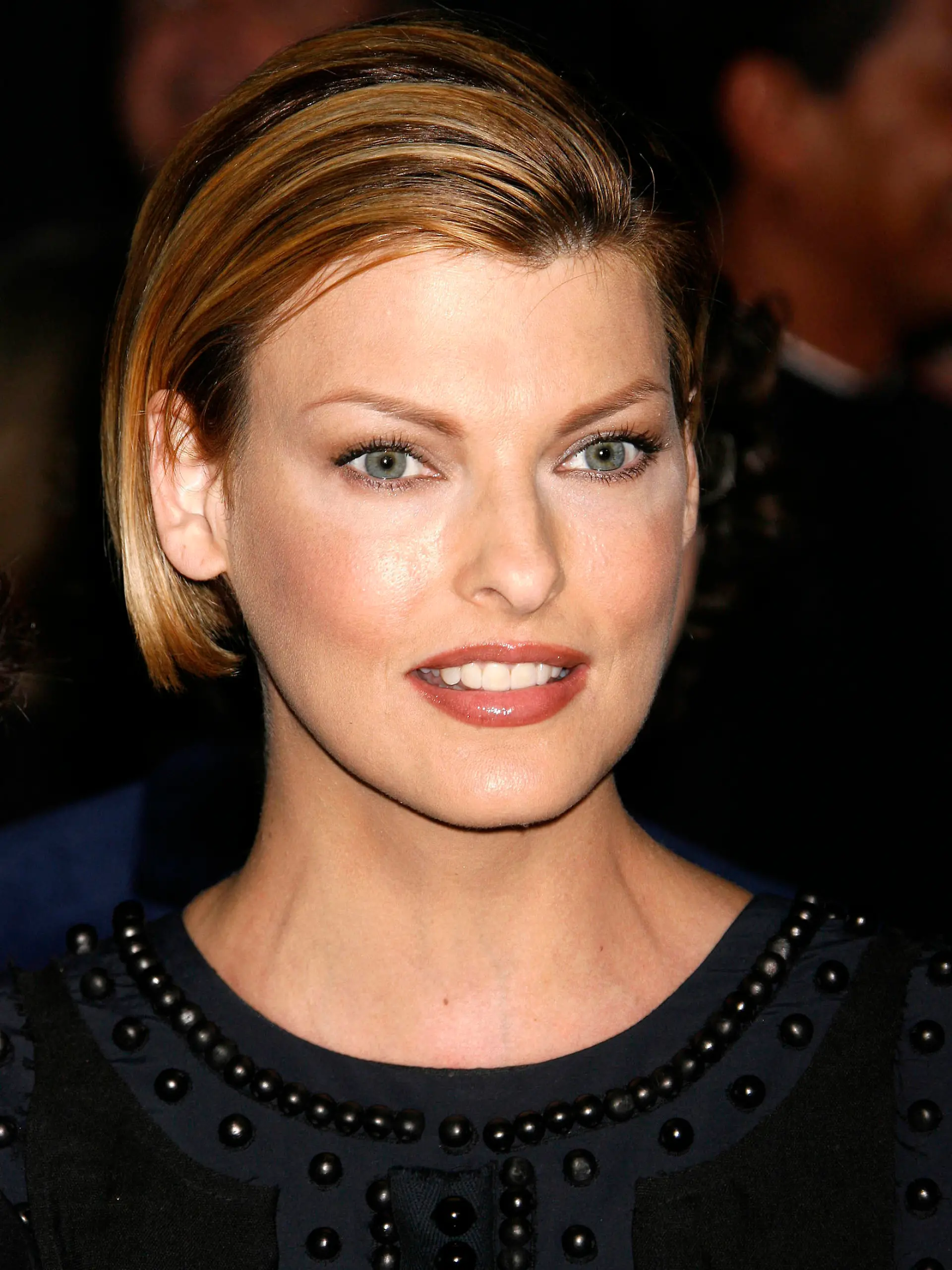 JULY 18th 2022: Supermodel Linda Evangelista returns to modeling with a new campaign for Fendi following her CoolSculpting body-sculpting cosmetic procedure that left her "brutally disfigured" and "permanently deformed". - FEBRUARY 16th 2022: Supermodel Linda Evangelista opens up about botched fat-freezing cosmetic procedure that left her "brutally disfigured" and "permanently deformed". - SEPTEMBER 24th 2021: Supermodel Linda Evangelista files a $50 million lawsuit against CoolSculpting claiming she was rendered "brutally disfigured" and "permanently deformed" after undergoing the popular body-sculpting cosmetic procedure. - File Photo by: zz/NPX/STAR MAX/IPx 2007 10/28/07 Linda Evangelista at the Louis Vuitton Murakami Exhibition on October 28, 2007 in Los Angeles, California.