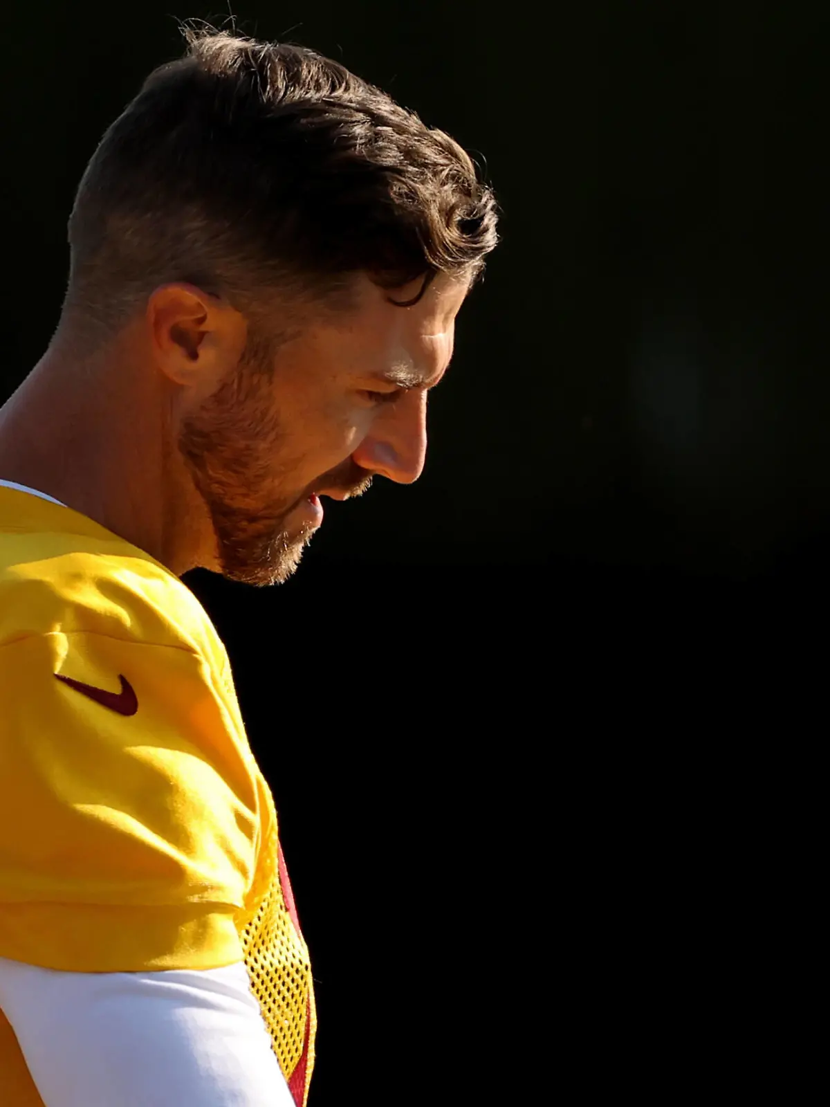 NFL, American Football Herren, USA Washington Football Team-Training Camp, Aug 20, 2020 Ashburn, Virginia, USA Washington Football Team quarterback Alex Smith 11 walks to the field prior to day twenty-three of training camp at Inova Sports Performance Center in Ashburn, Virginia. Mandatory Credit: Geoff Burke-USA TODAY Sports, 20.08.2020 08:46:59, 14779459, NPStrans, Alex Smith, NFL, Washington Football Team, TopPic PUBLICATIONxINxGERxSUIxAUTxONLY Copyright: xGeoffxBurkex 14779459