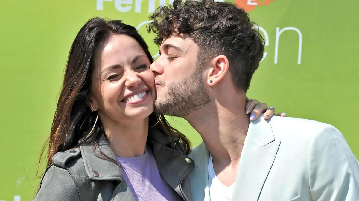 ZDF - Fernsehgarten. Luca Hänni und Christina Luft während der ZDF - Unterhaltungsshow Fernsehgarten am 08.05.2022 in Mainz. 20220508MWI16342 *** ZDF Fernsehgarten Luca Hänni and Christina Luft during the ZDF entertainment show Fernsehgarten on 08 05 2022 in Mainz 20220508MWI16342