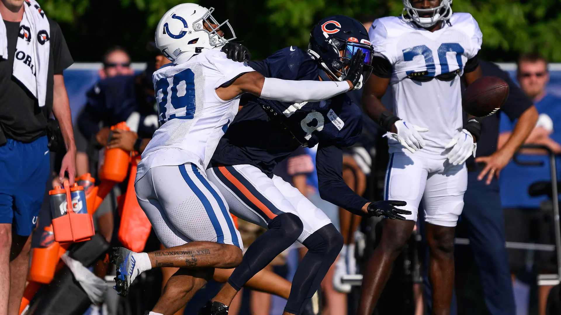 WESTFIELD, IN - AUGUST 16: Indianapolis Colts cornerback Darrell Baker Jr. 39 and Chicago Bears wide receiver Equanimeous St. Brown 19 run through a drill during the Indianapolis Colts and Chicago Bears joint Training Camp practice on August 16, 2023 at the Grand Park Sports Campus in Westfield, IN. Photo by Zach Bolinger/Icon Sportswire NFL, American Football Herren, USA AUG 16 Indianapolis Colts Training Camp EDITORIAL USE ONLY Icon2308163524