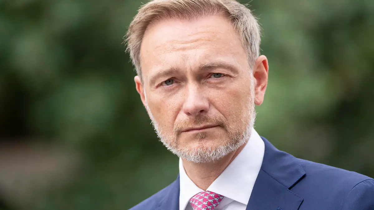 Zweitägige Klausurtagung der Bundesregierung auf Schloss Meseberg Tag 2 Christian Lindner, Bundesfinanzminister der FinanzenZweitägige Klausurtagung der Bundesregierung auf Schloss Meseberg Tag 2 Christian Lindner, Bundesfinanzminister der Finanzen, *** Two-day closed meeting of the Federal Government at Schloss Meseberg Day 2 Christian Lindner, Federal Minister of Finance Two-day closed meeting of the Federal Government at Schloss Meseberg Day 2 Christian Lindner, Federal Minister of Finance,