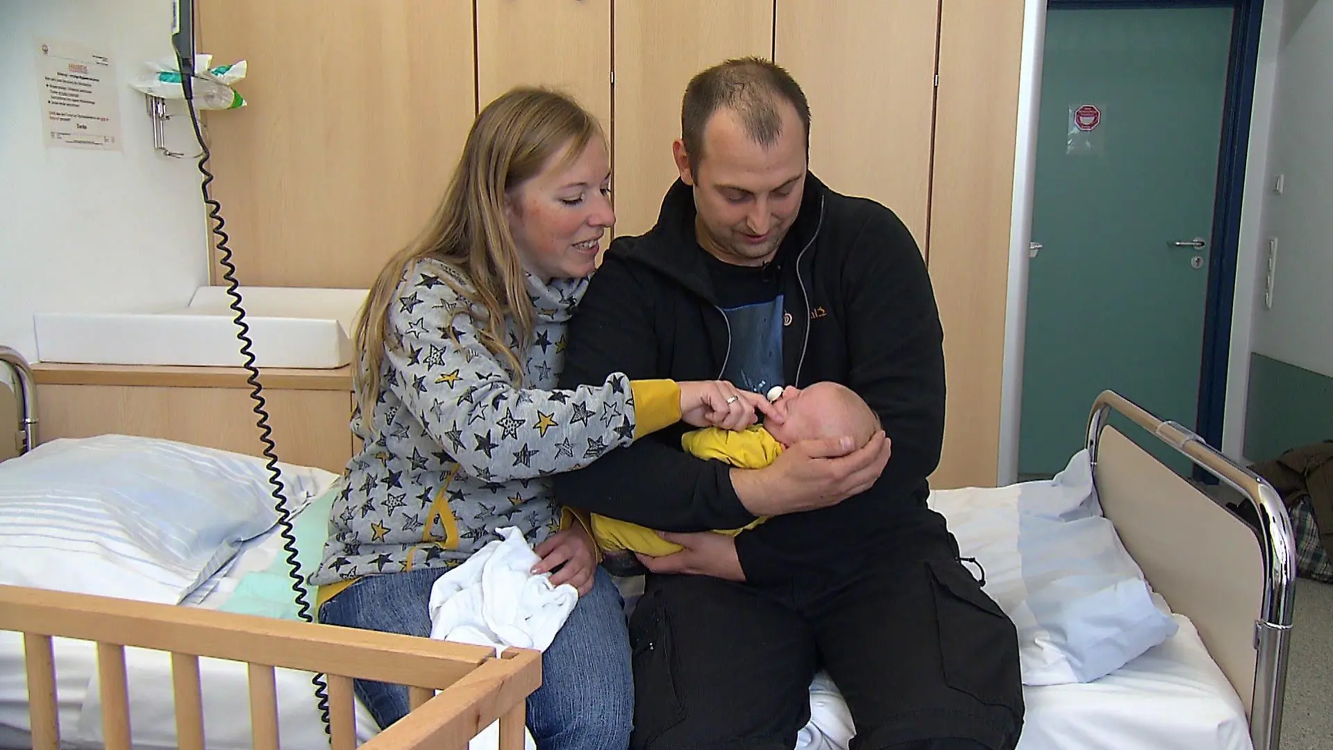 Kerstin Münch und ihre Familie im Krankenhaus in Fritzlar.