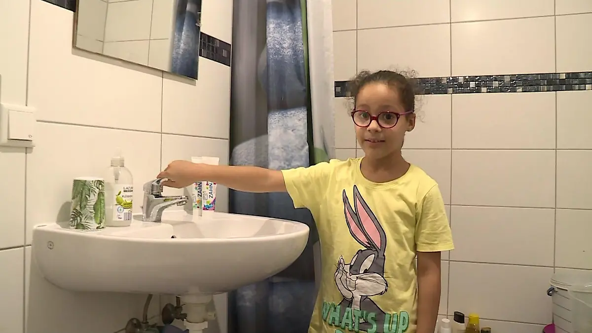 Siebenjährige Romaisa