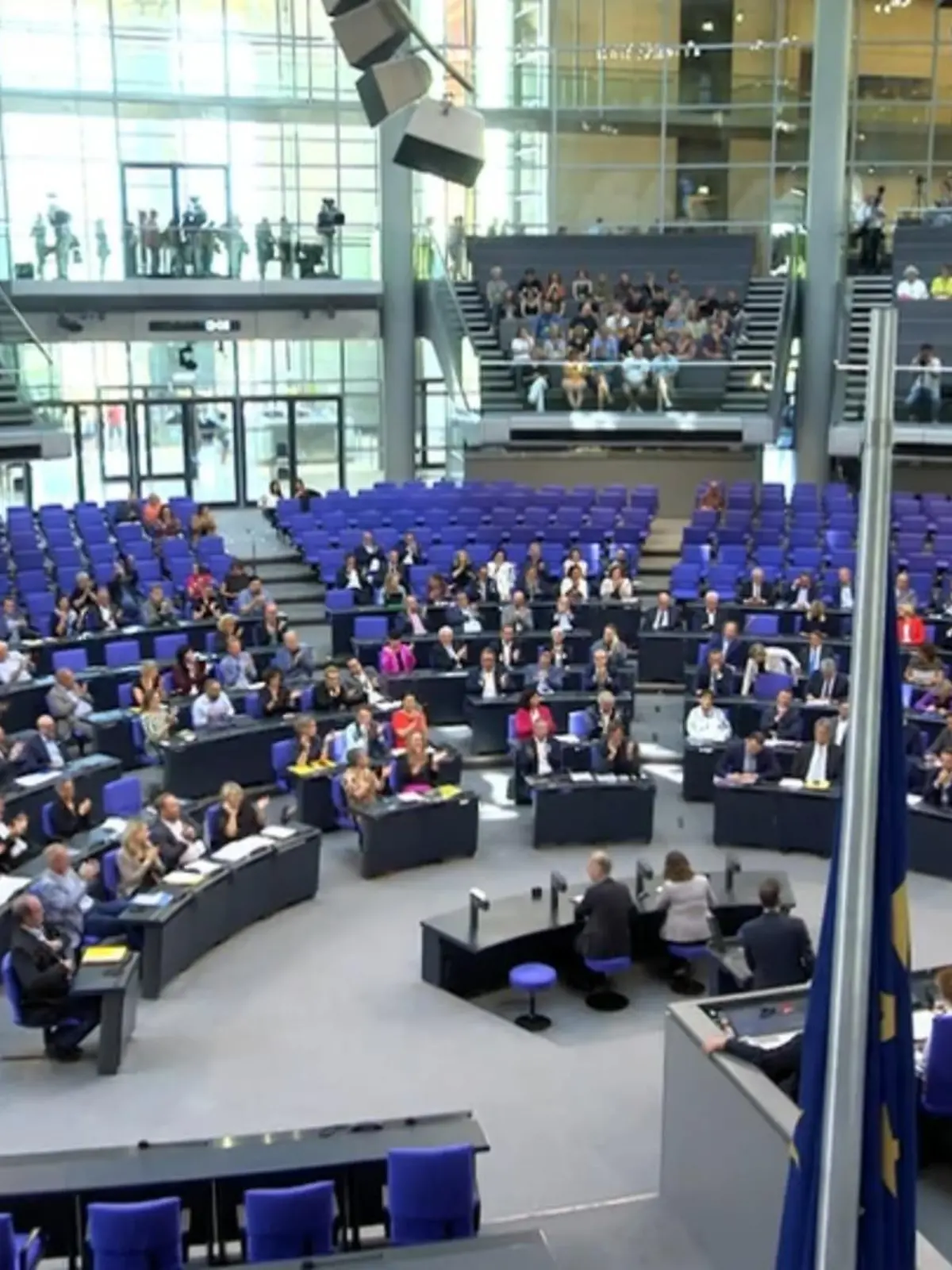 Bild zu: "Bundestag verabschiedet Vorhaben"