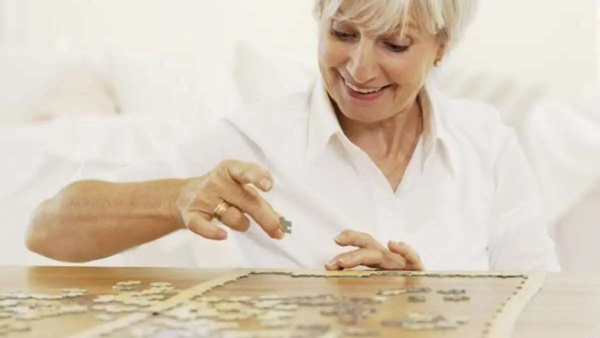 Puzzle, Frau, Seniorin, Senior, Alter