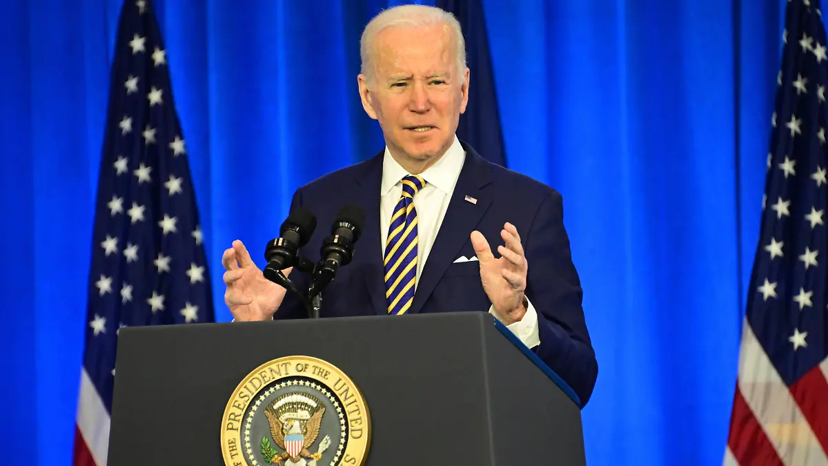 United States President Joe Biden delivers remarks highlighting the Biden-Harris Administrations work to lower health care costs, including prescription drug costs, for American families at the Germanna Community College Daniel Technology Center in Culpepper, Virginia on Thursday, February 10, 2022. PUBLICATIONxNOTxINxUSA Copyright: xRonxSachsx/xCNPx/MediaPunchx