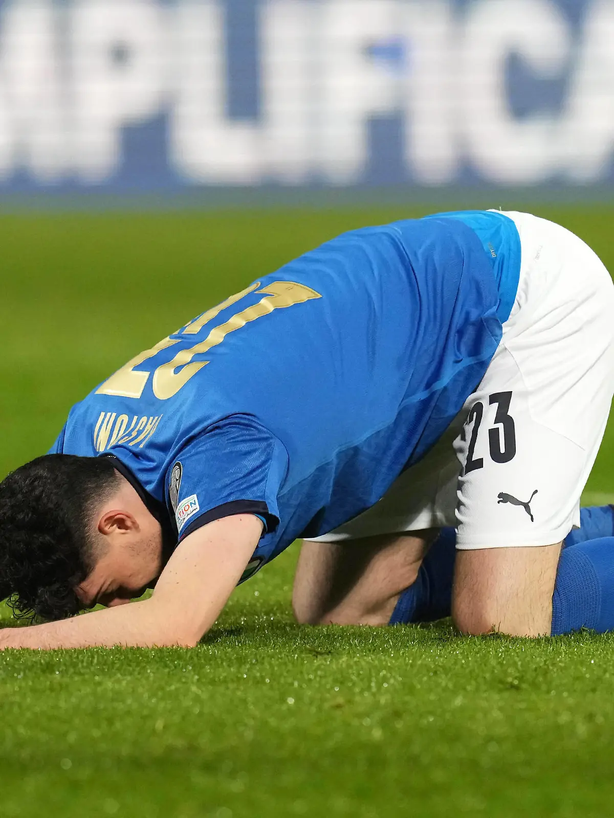  PALERMO, ITALY  MARCH 24: Alessandro Bastoni of Italy shows disappointment during the World Cup qualification match between Italy and North Macedonia at Stadio Renzo Barbera on March 24, 2022 in Palermo, Italy Copyright: xFotoagenziax