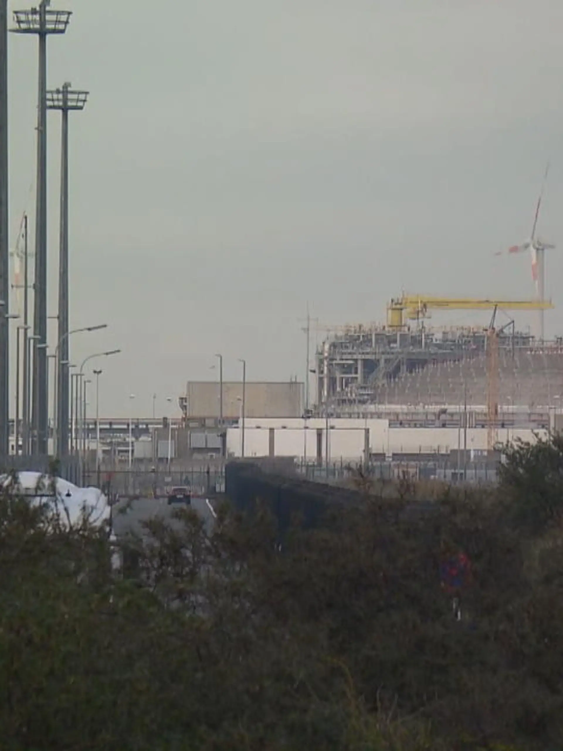 Bild zu: "Ministerpräsident besucht Gas-Terminal"