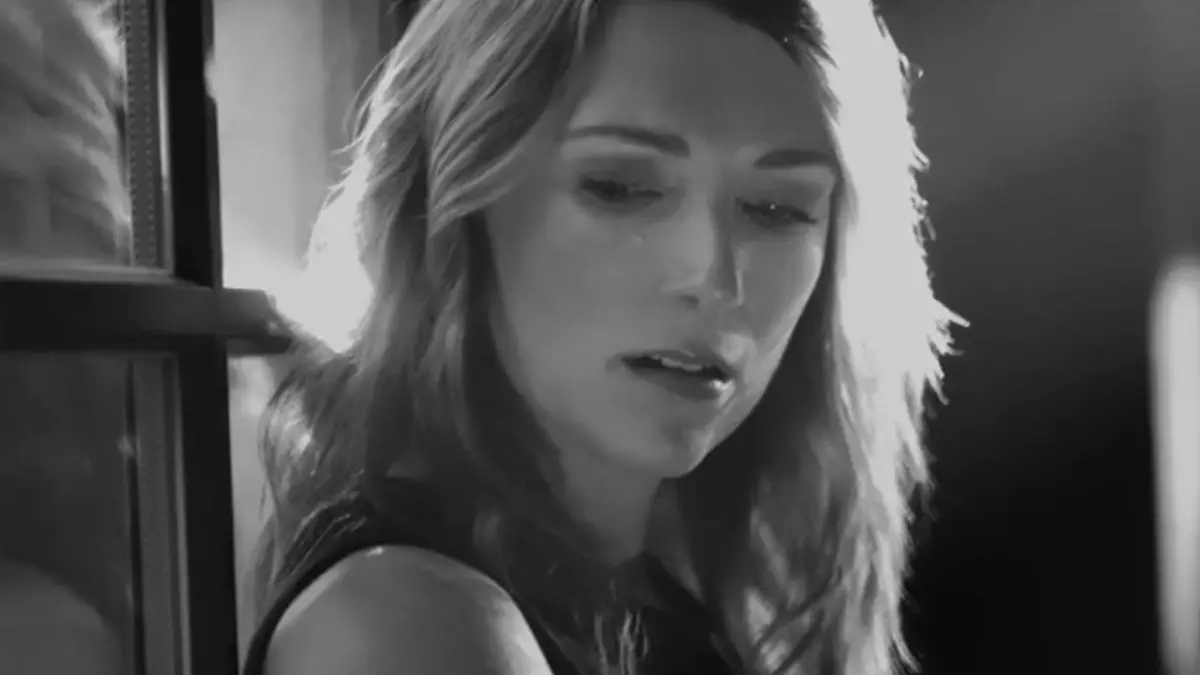 GZSZ-Star Iris Mareike Steen bringt ihr erstes Album raus "Grau wird bunt"! Premiere für GZSZ-Star