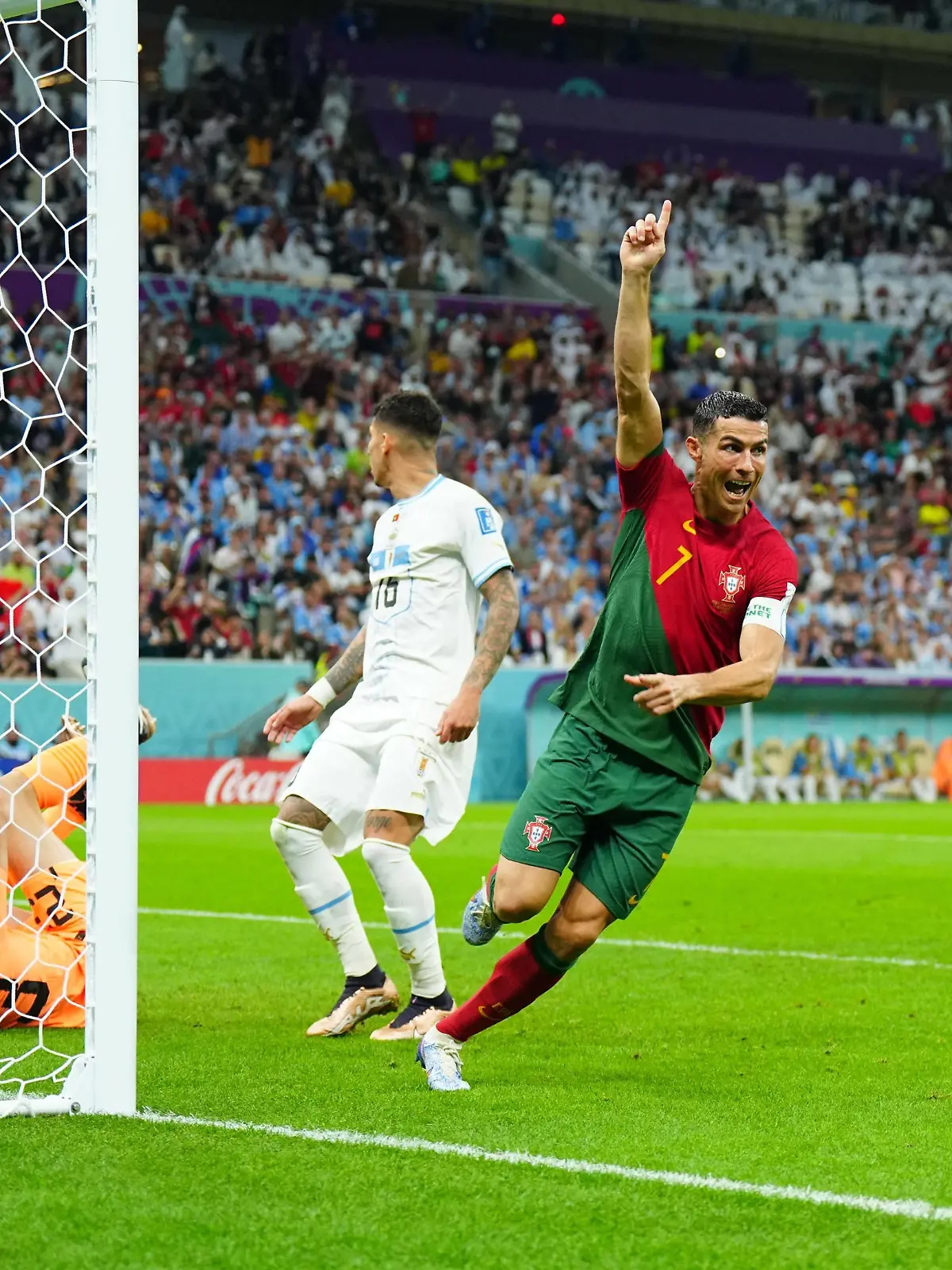  Mandatory Credit: Photo by Javier Garcia/Shutterstock 13634934bg Cristiano Ronaldo of Portugal celebrates his goal 1-0. Portugal v Uruguay, FIFA World Cup, WM, Weltmeisterschaft, Fussball 2022, Group H, Football, Lusail Stadium, Al Daayen, Qatar - 28 Nov 2022 Editorial Use Only Portugal v Uruguay, FIFA World Cup 2022, Group H, Football, Lusail Stadium, Al Daayen, Qatar - 28 Nov 2022 Editorial Use Only PUBLICATIONxINxGERxSUIxAUTxHUNxGRExMLTxCYPxROUxBULxUAExKSAxONLY Copyright: xJavierxGarcia/Shutterstockx 13634934bg