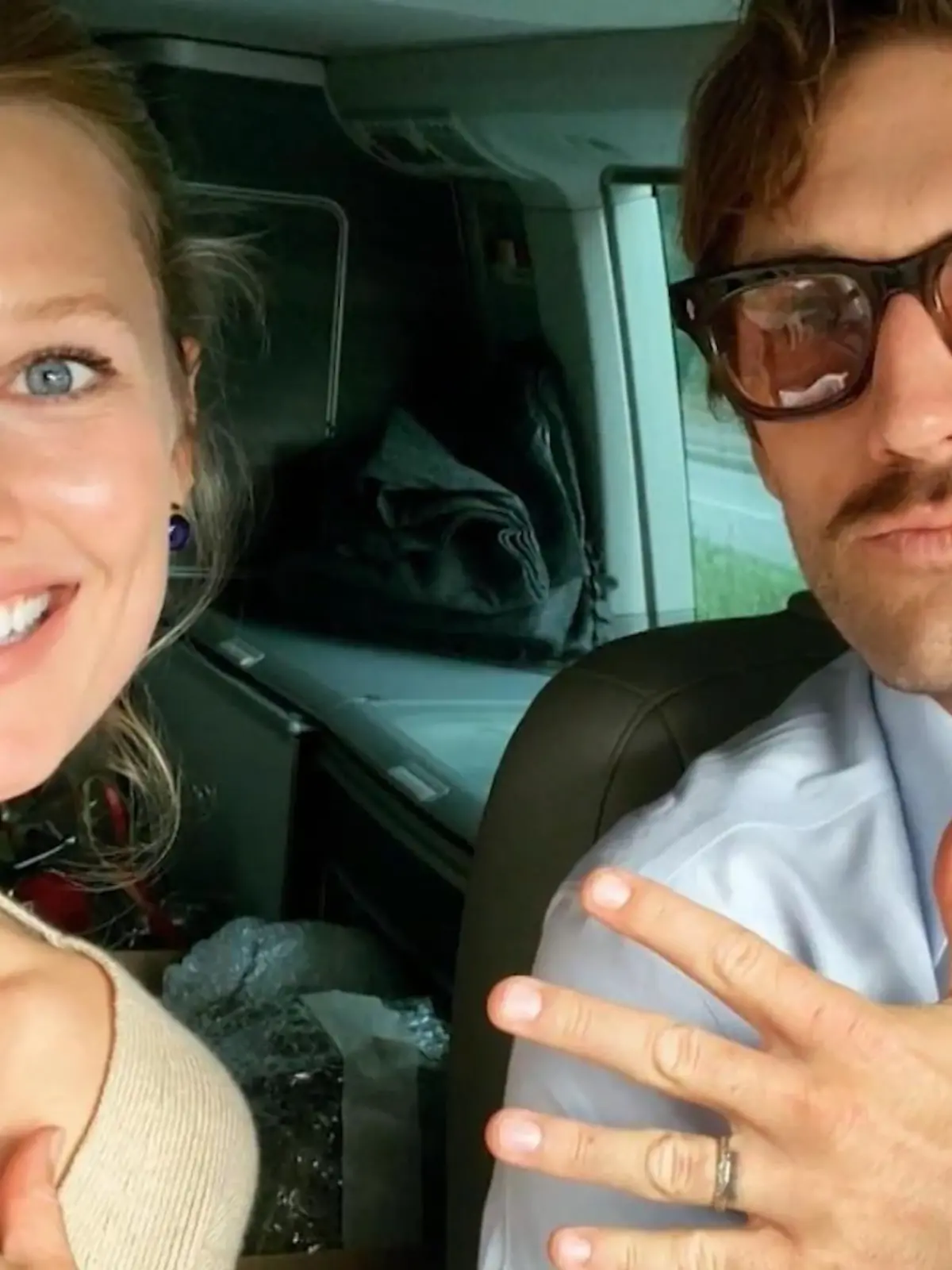 Bild zu: "Toni Garrn gibt Scheidung von Alex Pettyfer bekannt"