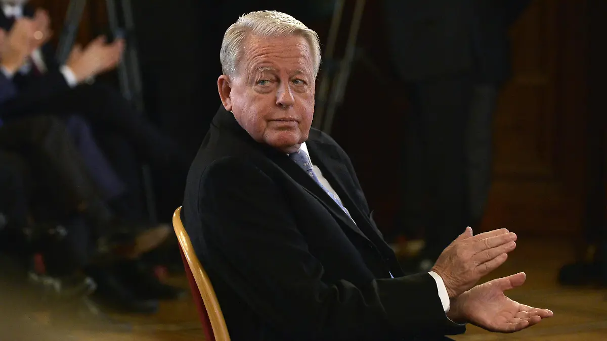 ABD0085_20171004 - WIEN - ÖSTERREICH: Verleihung der Ehrenbürger-Urkunde an Franz Vranitzky am Mittwoch, 04. Oktober 2017, im Wiener Raathaus. - FOTO: APA/HERBERT PFARRHOFER