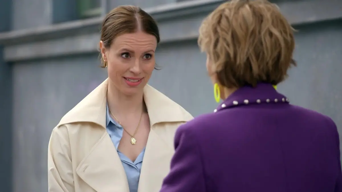 Hier die erste Folge von Lara als Zoe sehen GZSZ-Spoiler!