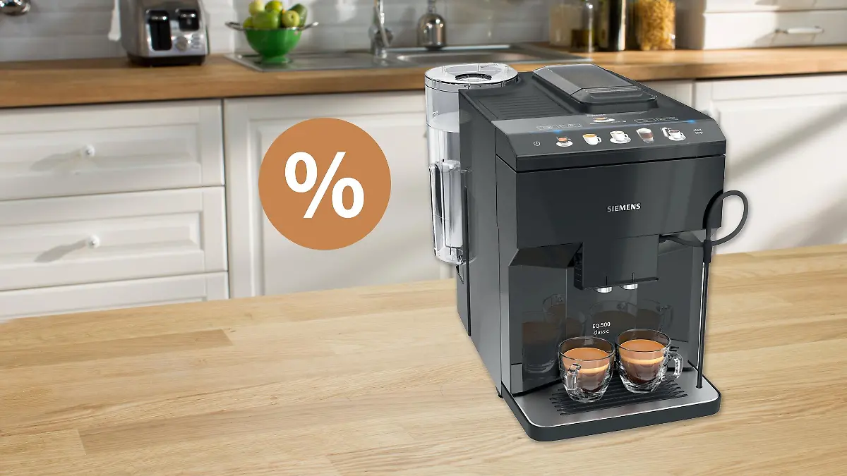 Der reduzierte Siemens-Kaffeevollautomat in einer Collage.