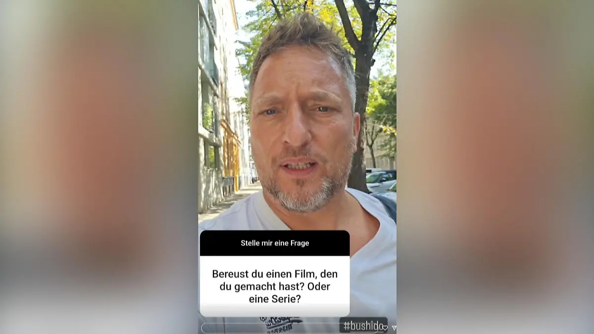 GZSZ-Schauspieler Lars Pape steht seinen Instagram-Fans Rede und Antwort.