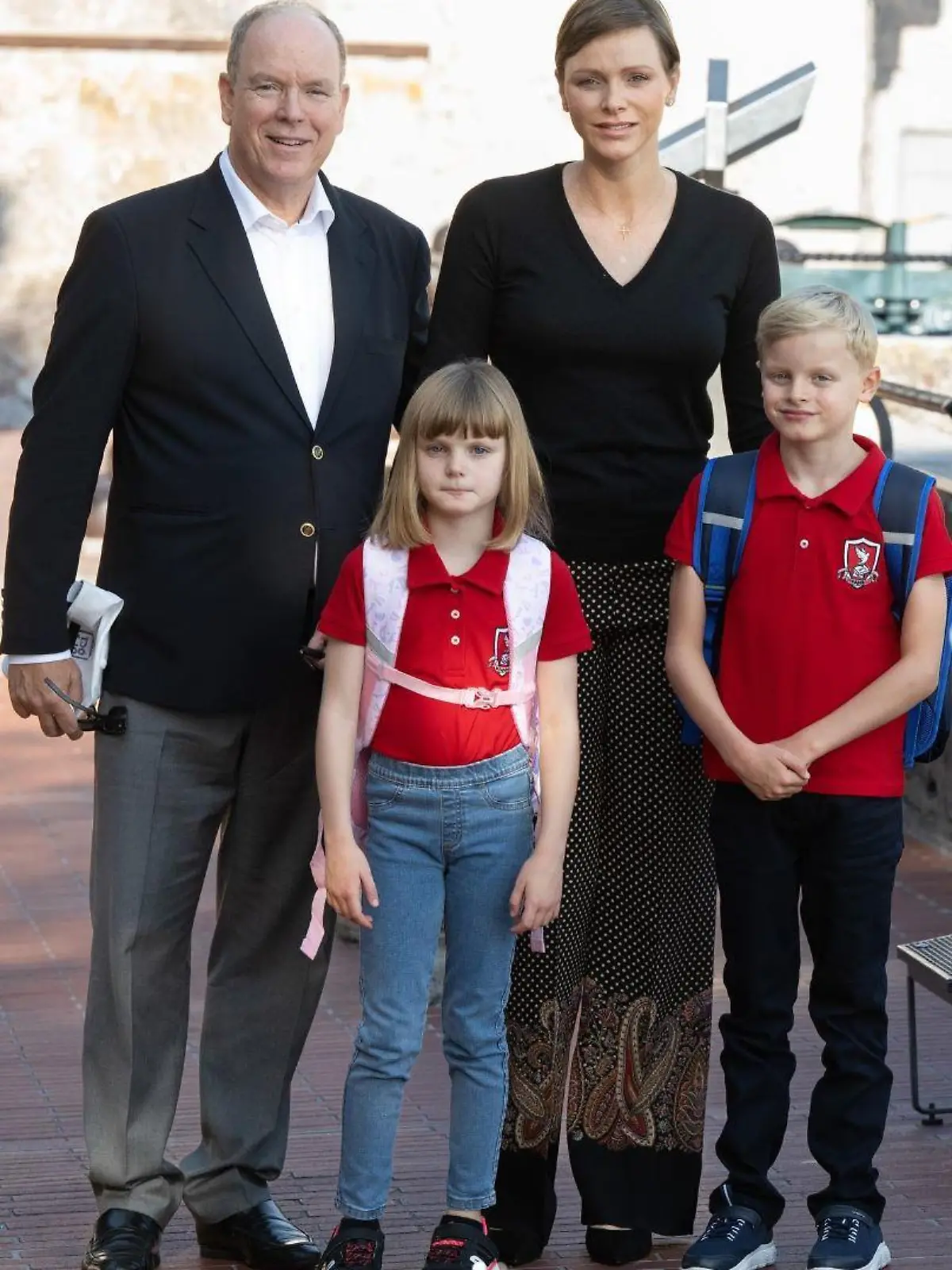 Fürst Albert und Charlène posieren zum Schulstart ihrer Kids Gabriella und Jacques.