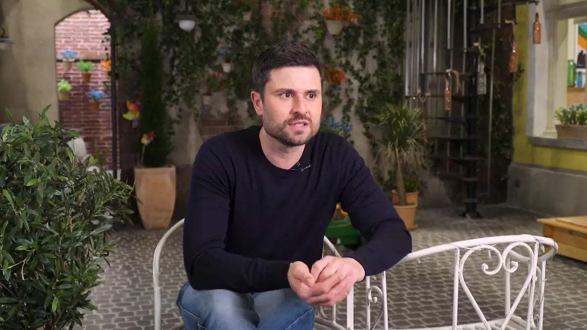 Miloš Vuković lässt Frauengeschichten Revue passieren Lovestorys von Paco bei "Unter uns"