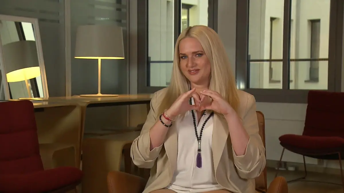 Sarah Knappik steht zu ihrer Figur Ansage gegen Bodyshaming