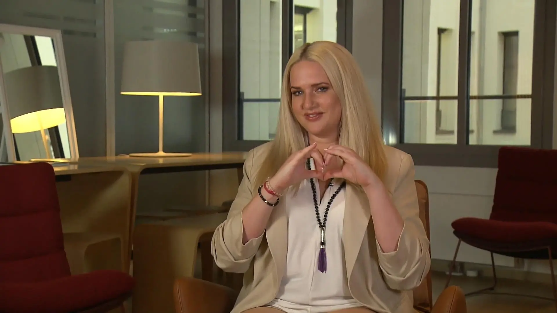 Sarah Knappik steht zu ihrer Figur Ansage gegen Bodyshaming