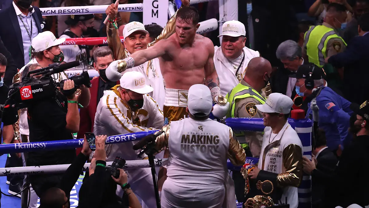 November 6, 2021, Las Vegas, Nevada, U.S: November 6, 2021, Las Vegas,Nevada --- .Saul Canelo Alvarez pictured stops previously undefeated Caleb Plant in the eleventh round to make history and unify the WBC/WBA/IBF/WBO super middleweight titles on Saturday night at the MGM Grand Garden Arena in Las Vegas. Las Vegas U.S. - ZUMAf136 20211106_zap_f136_006 Copyright: xChrisxFarinax