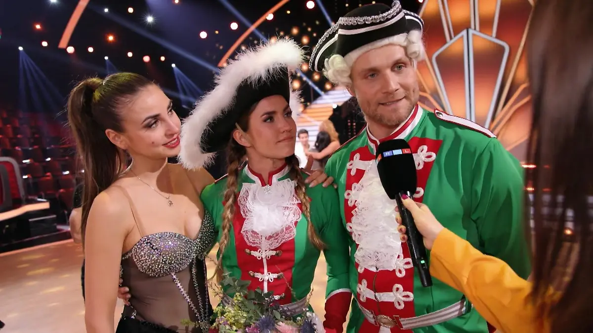 Der "Let's Dance"-Abschied fällt Mimi Kraus sehr schwer Der Ex-Handballer hat echte Freunde gefunden