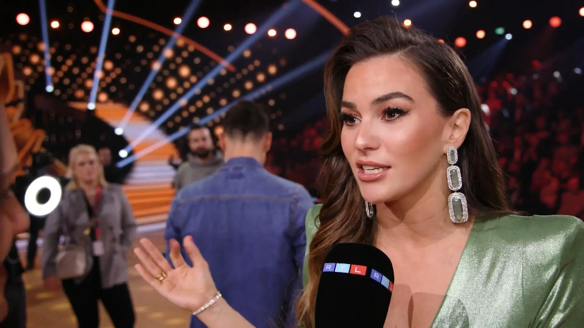 Renata Lusin wird von ihren Gefühlen übermannt Nach "Let's Dance"-Opening