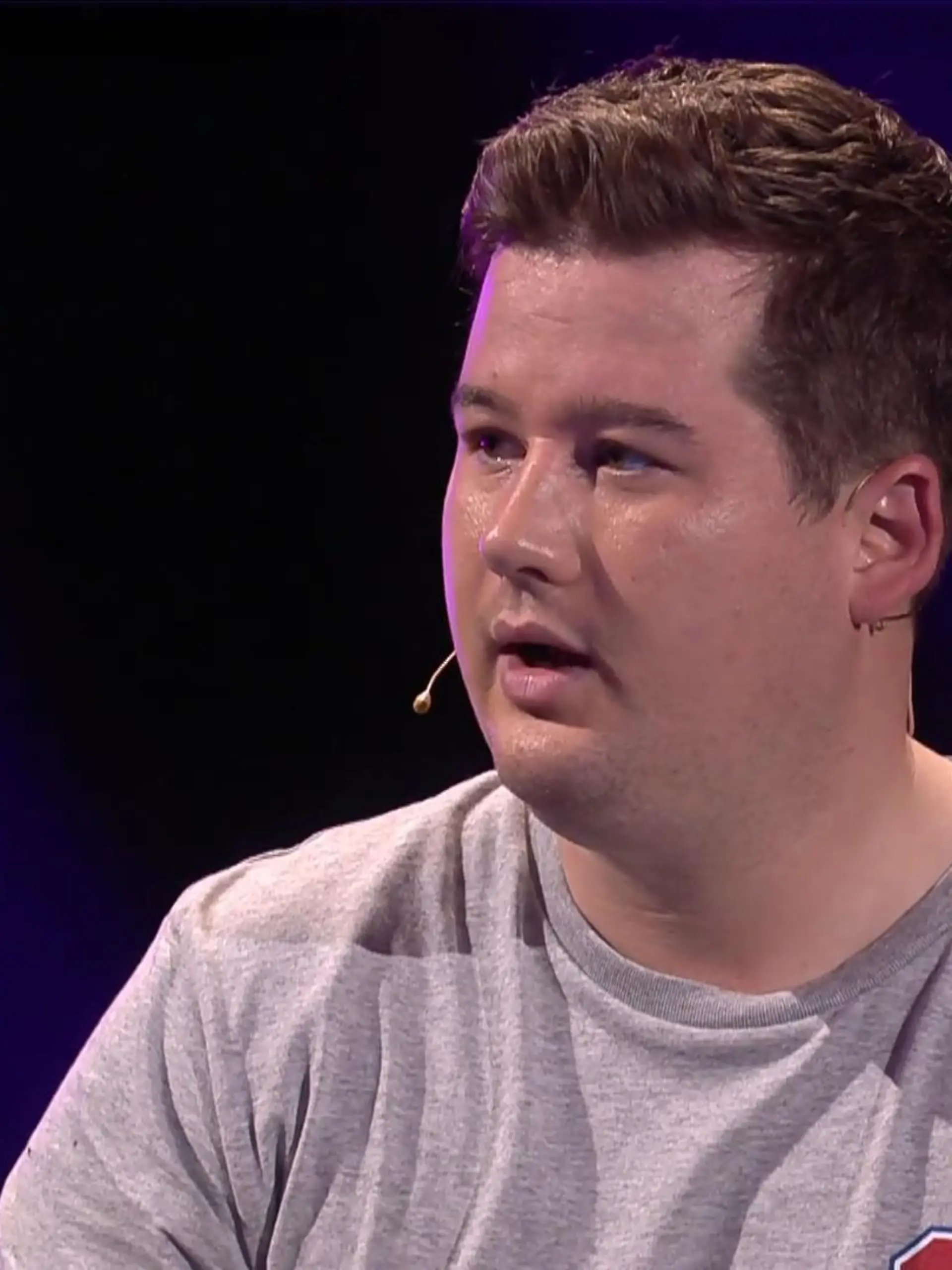 Chris Tall hat in der ersten Show von "Die Könige der Kindsköpfe" einen kleinen Schwächeanfall erlitten