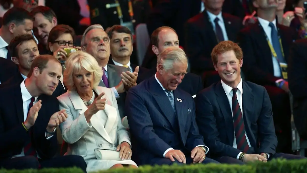 Warum Prinz Harry Camilla nicht als Königin akzeptieren kann Für sie Triumph, für ihn Albtraum