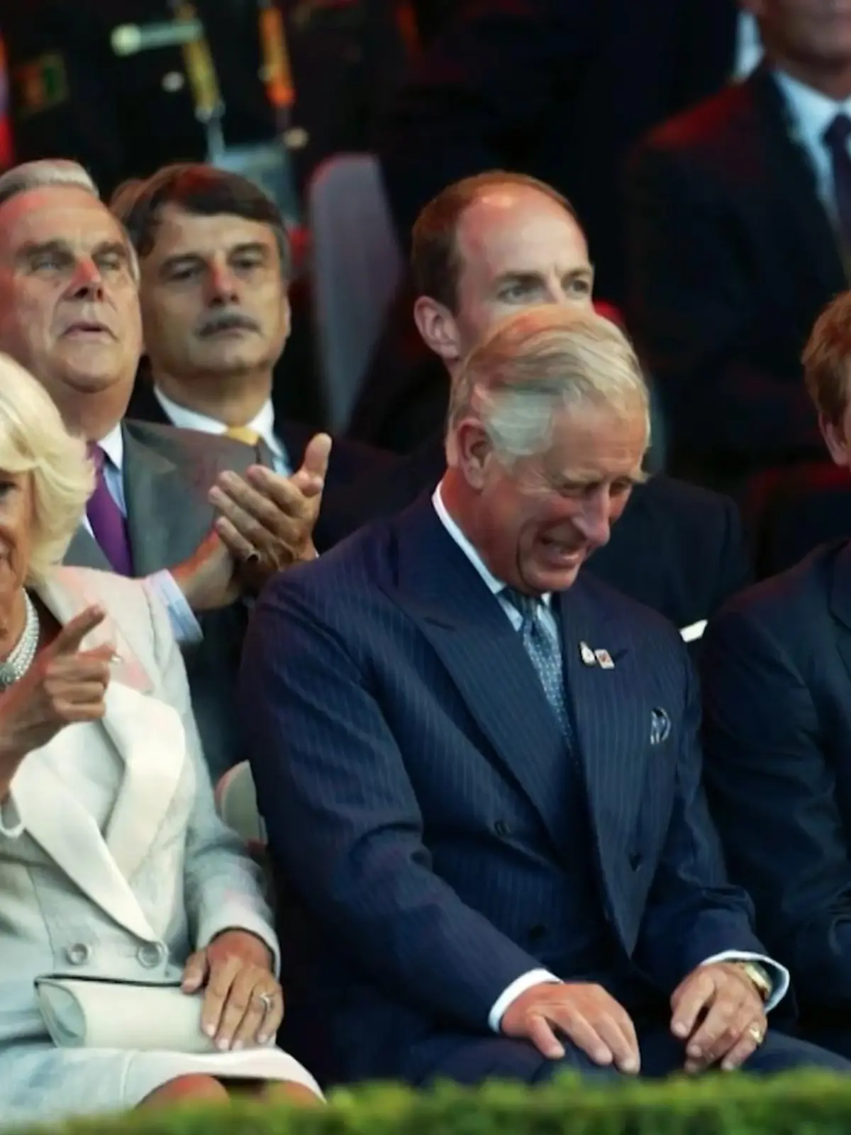 Bild zu: "Warum Prinz Harry Camilla nicht als Königin akzeptieren kann"