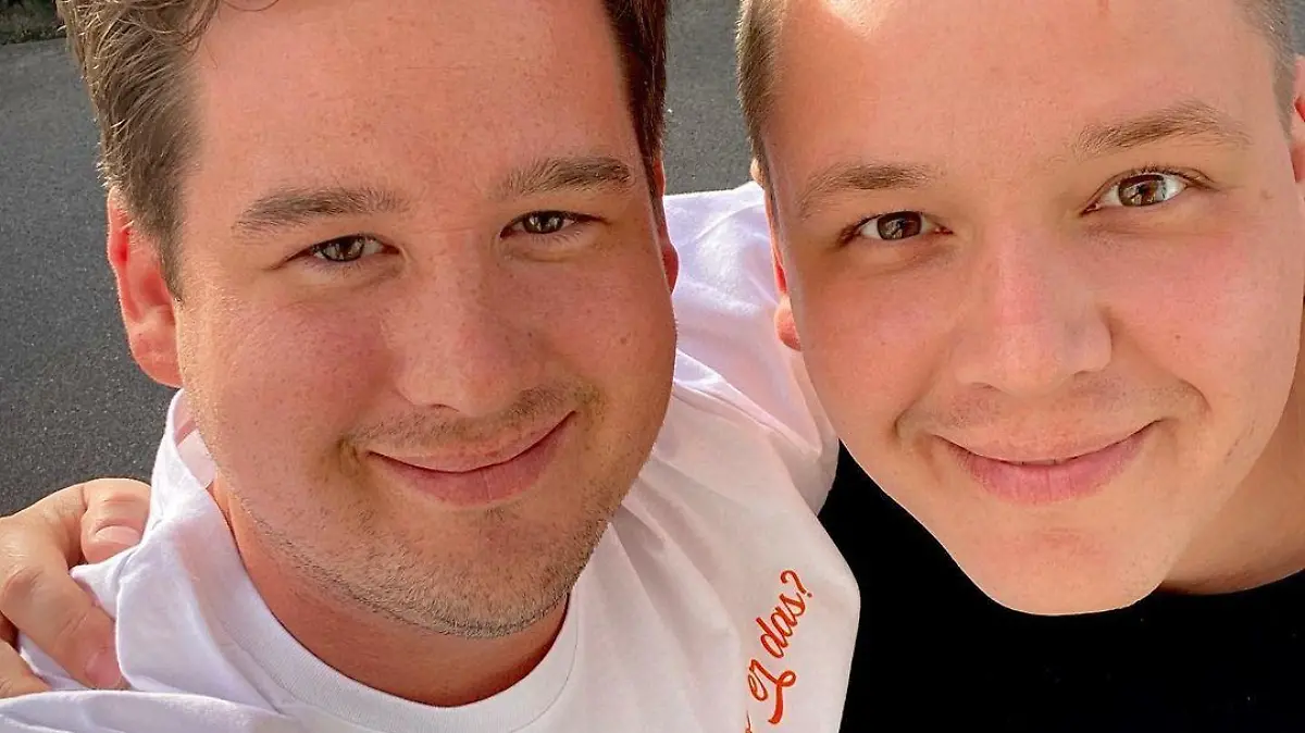 Chris Tall und sein Adoptiv-Bruder MArtin