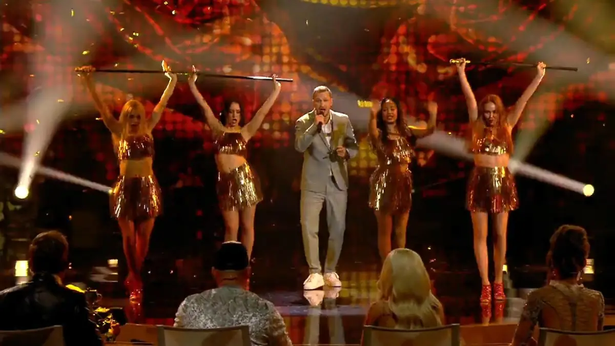 Nicht mal Schlager kann David kleinkriegen David Leischiks Traum geht weiter