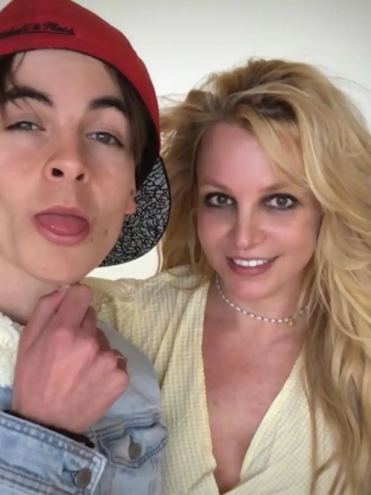 Bild zu: "Britney Spears' Kinder wandern aus"