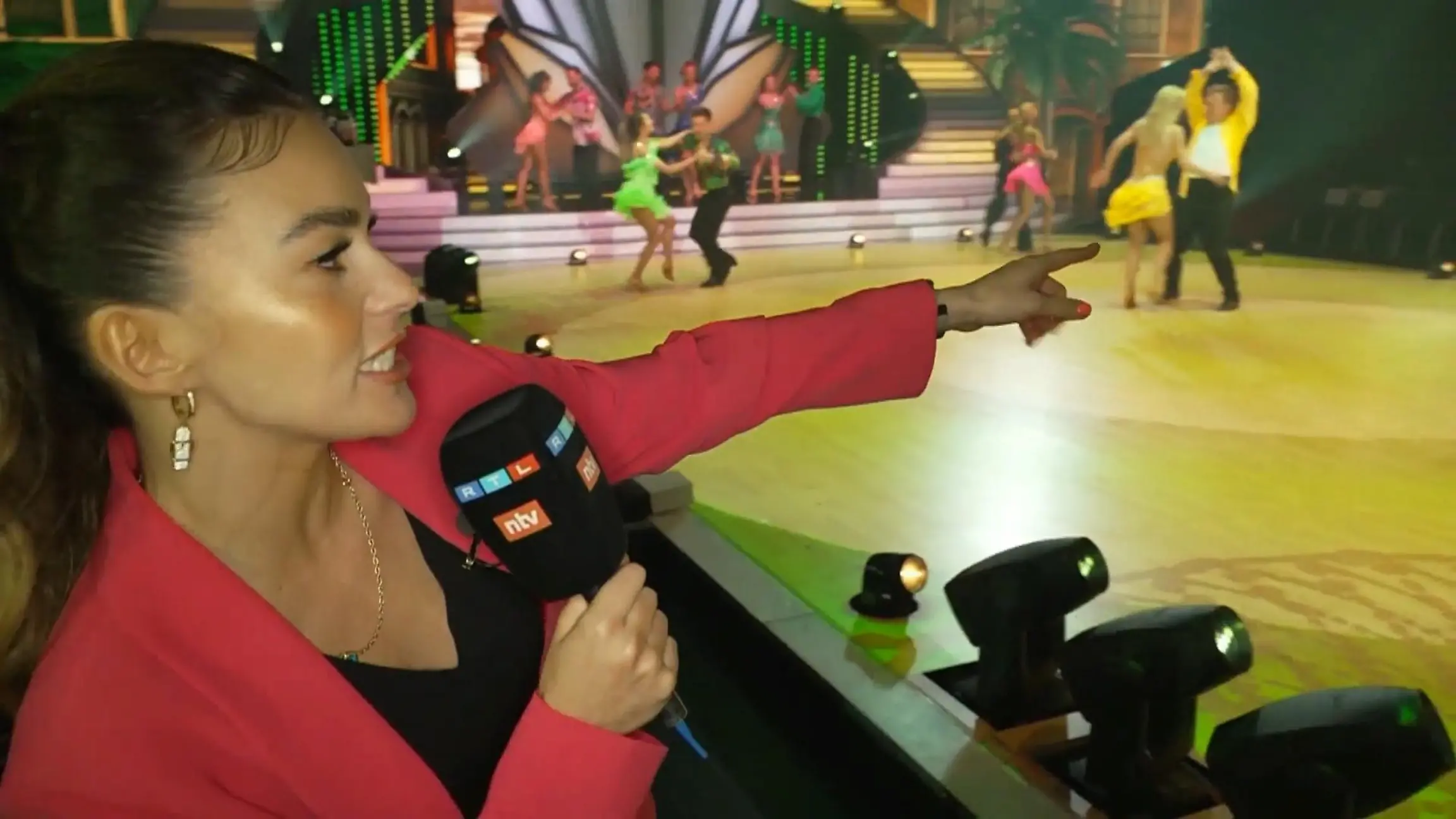 Das gab's noch nie! Renata Lusin macht den Backstage-Check Erste Bilder! Sind die "Let's Dance"-Promis ready?