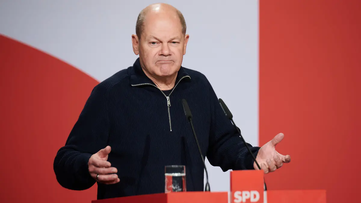 26.11.2022, Brandenburg, Cottbus: Olaf Scholz (SPD), Bundeskanzler der Bundesrepublik Deutschland spricht im Landesparteitag der SPD Brandenburg im Messezentrum Cottbus. Foto: Annette Riedl/dpa +++ dpa-Bildfunk +++