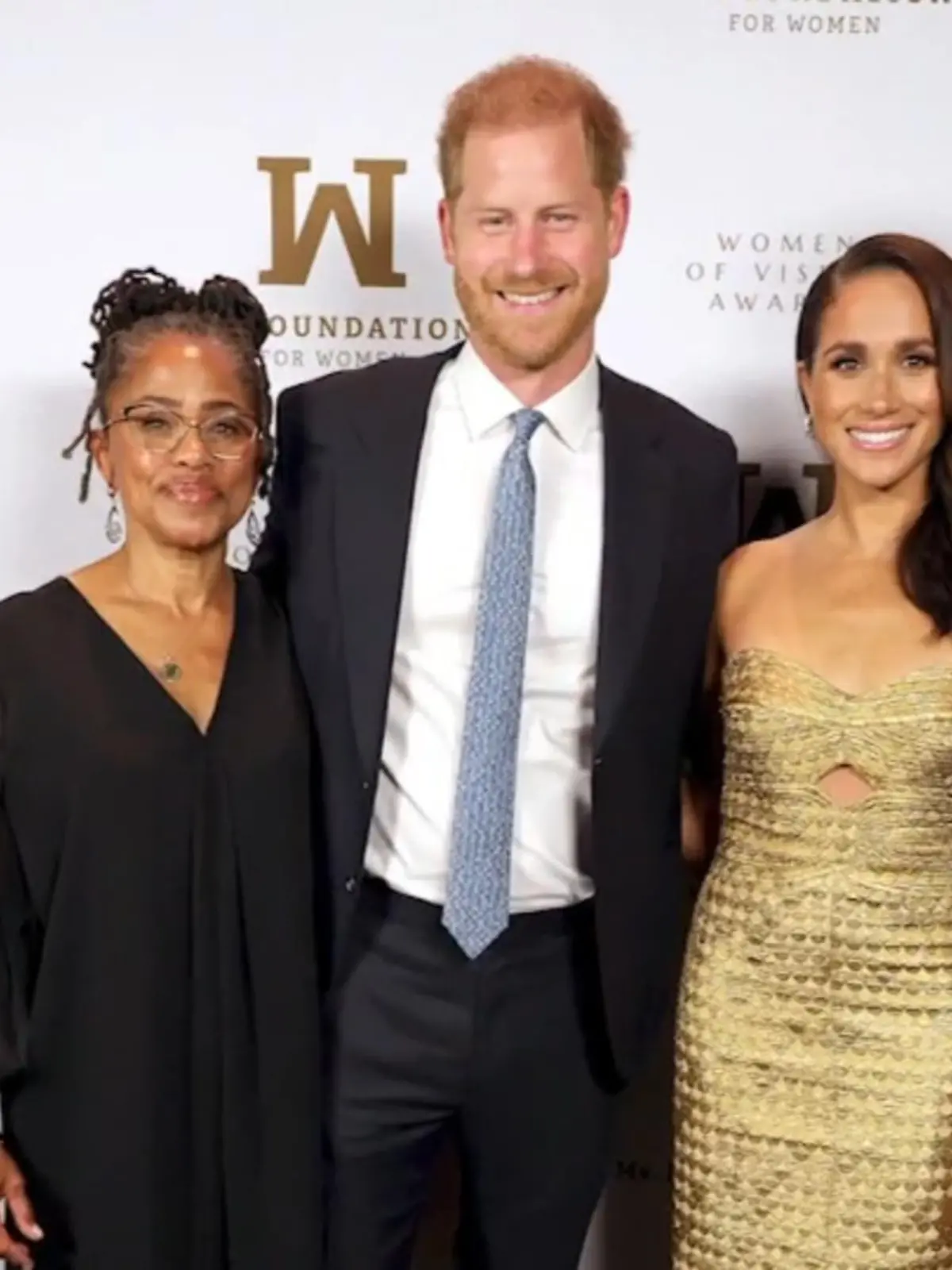 Bild zu: "Herzogin Meghan im Gold-Look"