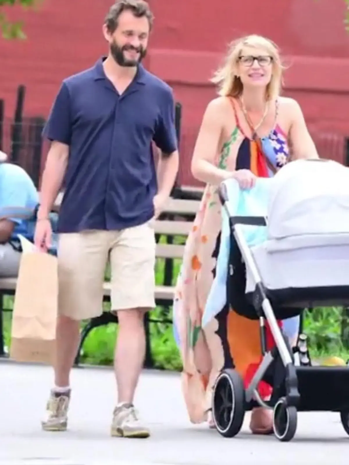 Bild zu: "Claire Danes empfand Scham über Schwangerschaft mit 44
"