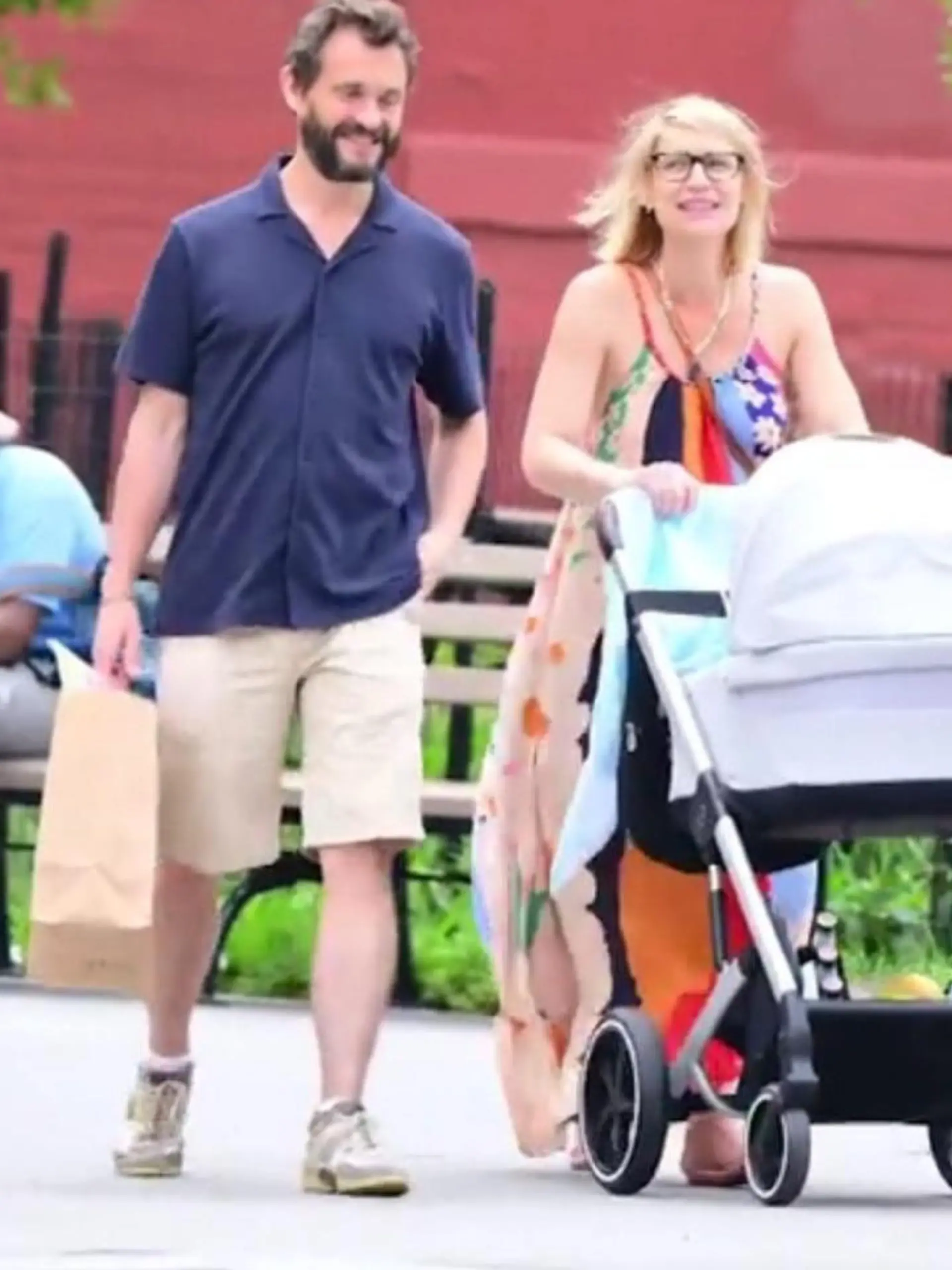 Bild zu: "Claire Danes empfand Scham über Schwangerschaft mit 44
"