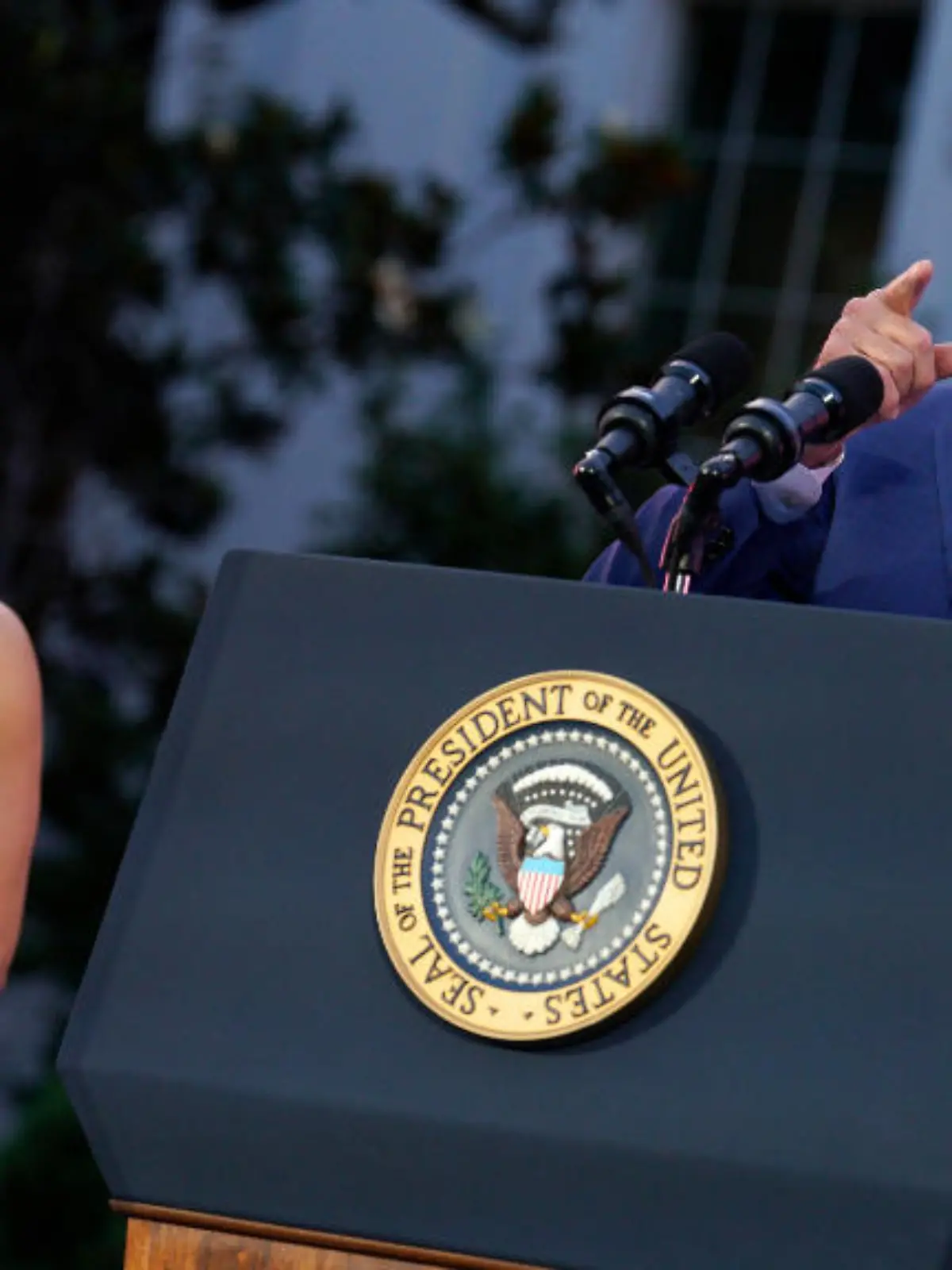 Bild zu: "Joe Biden macht einen Witz über Eva Longoria"