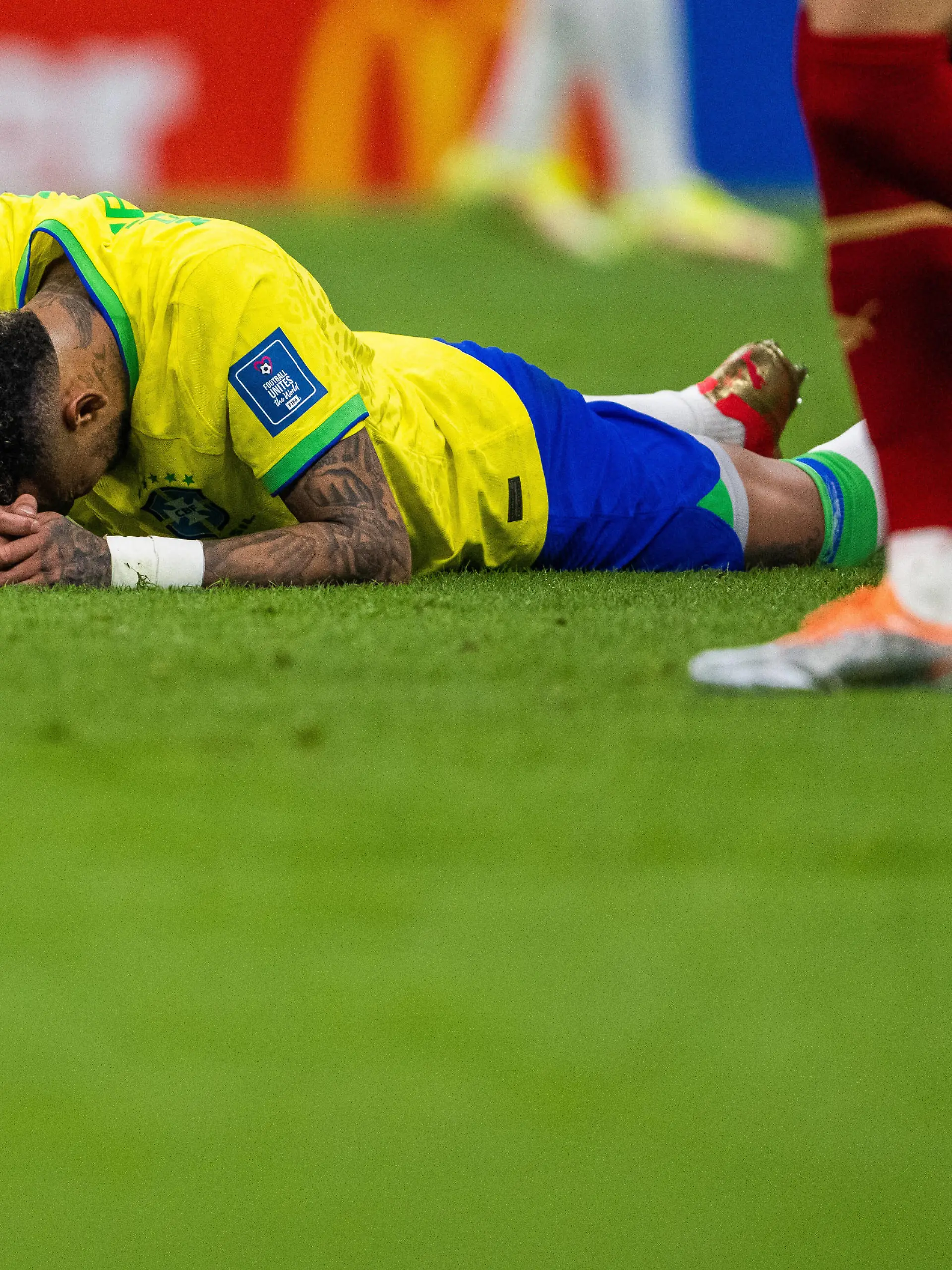 221124 Neymar of Brazil looks dejected during the FIFA World Cup, WM, Weltmeisterschaft, Fussball 2022 football match between Brazil and Serbia on November 24, 2022 in Doha. Photo: Joel Marklund / BILDBYRAN / kod JM / JM0386 bbeng fotboll football soccer fotball vm fotbolls-vm fotball-vm fotbolls-vm 2022 fifa world cup 2022 brasilien brazil serbien serbia depp *** 221124 Neymar of Brazil looks dejected during the FIFA World Cup 2022 football match between Brazil and Serbia on November 24, 2022 in Doha Photo Joel Marklund BILDBYRAN kod JM JM0386 bbeng fotbol football soccer fotball vm fotbols vm fotbols vm fotbols vm 2022 fifa world cup 2022 Brazil brazil serbia serbia depp, PUBLICATIONxNOTxINxSWExNORxAUT Copyright: JOELxMARKLUND BB221124JM061